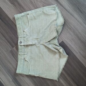 Carve Designs olive green shorts size 6